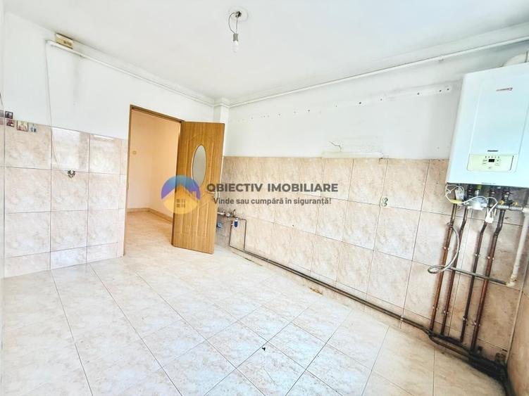 Apartament cu 3 camere decomandat în Precista