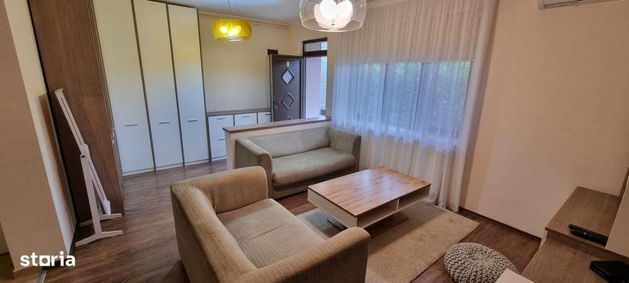 Apartament cu 3 camere decomandat în Olimpia-Stadion