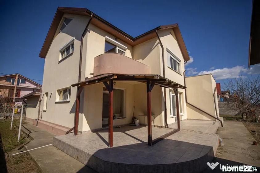 Casă cu 6 camere cu Teren 558 Mp în Central