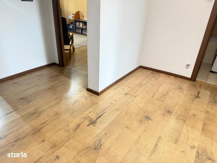 Apartament cu 4 camere în Valea