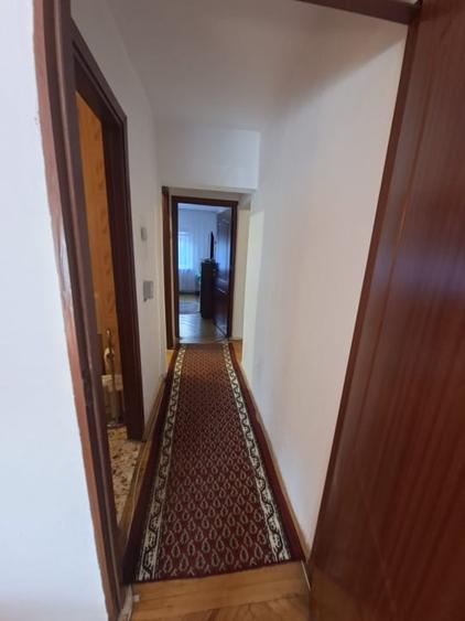 Apartament cu 3 camere decomandat, mobilat în George Enescu