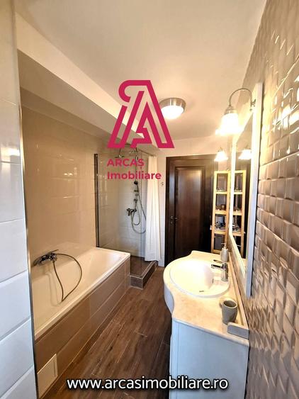 Apartament cu 3 camere decomandat în Sub Arini