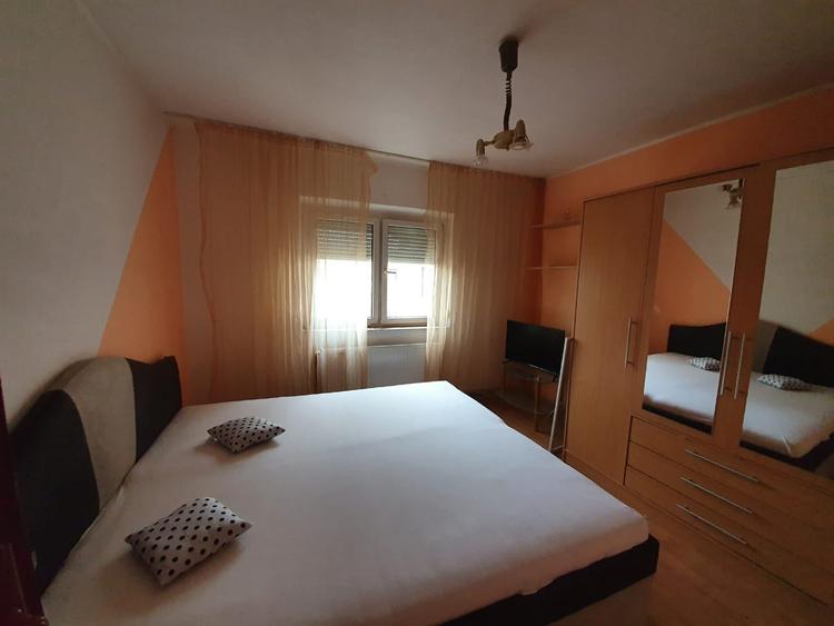 Apartament cu 2 camere decomandat în Girocului