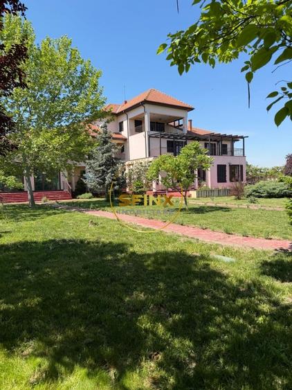 Casă individuală cu 13 camere cu Piscina în Crevedia