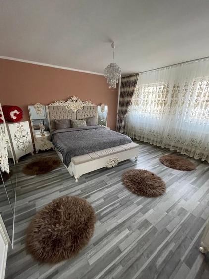 Casă individuală cu 5 camere cu Canalizare în Vânători
