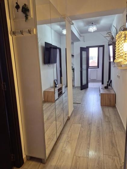 Apartament cu 2 camere semidecomandat, mobilat în Bd. Laminorului