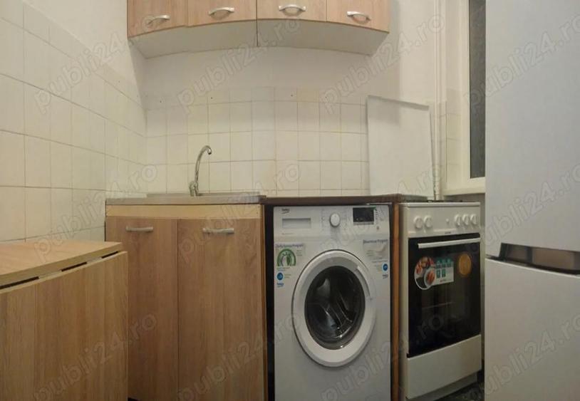 Apartament cu 2 camere decomandat în Romanilor