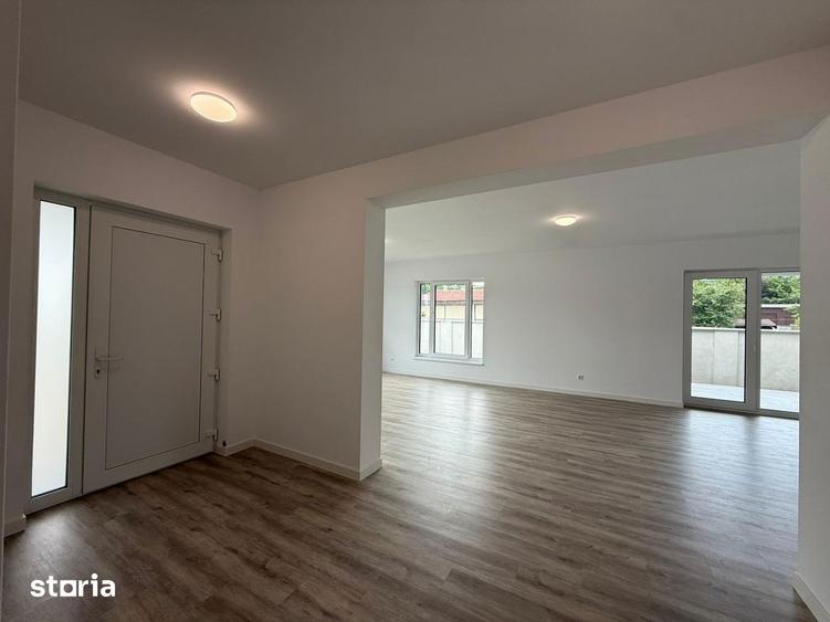 Casă cu 3 camere cu Teren 557 Mp în Cetate