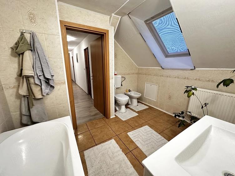 Apartament cu 4 camere decomandat în Aradul Nou
