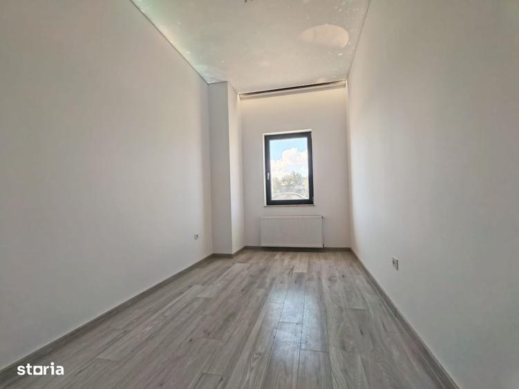 Apartament cu 3 camere decomandat în Energia