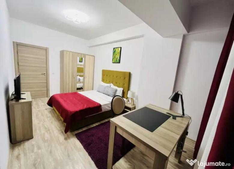 Apartament cu 3 camere semidecomandat în Nord