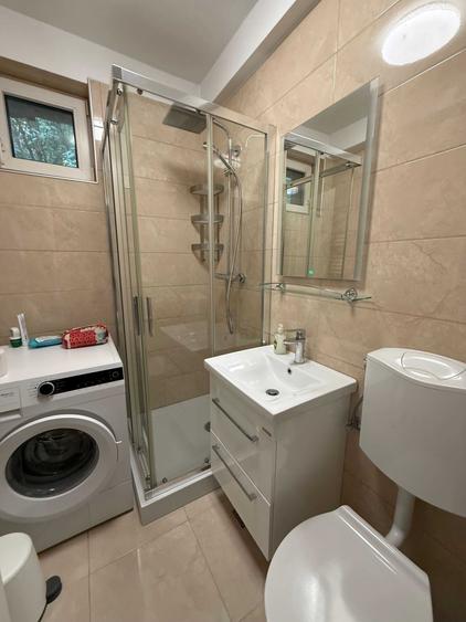 Apartament cu 3 camere decomandat în Dealul Cetății