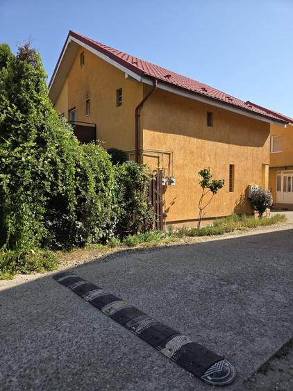 Casă cu 3 camere cu Teren 100 Mp în Florești