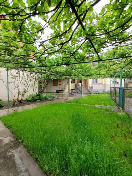 Casă individuală cu 4 camere cu Canalizare în Sud-Est
