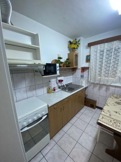 Apartament cu 2 camere semidecomandat în Cihei