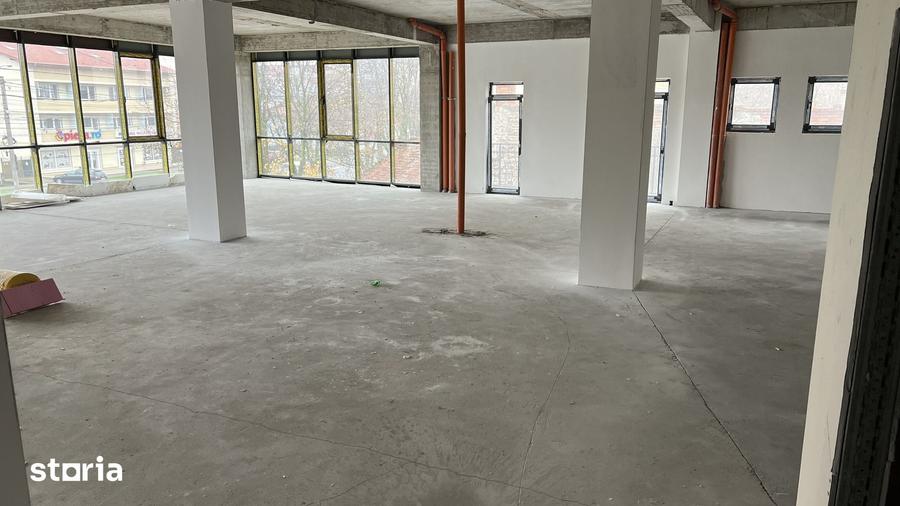 Spațiu comercial, de 300 mp, în Circumvalațiunii