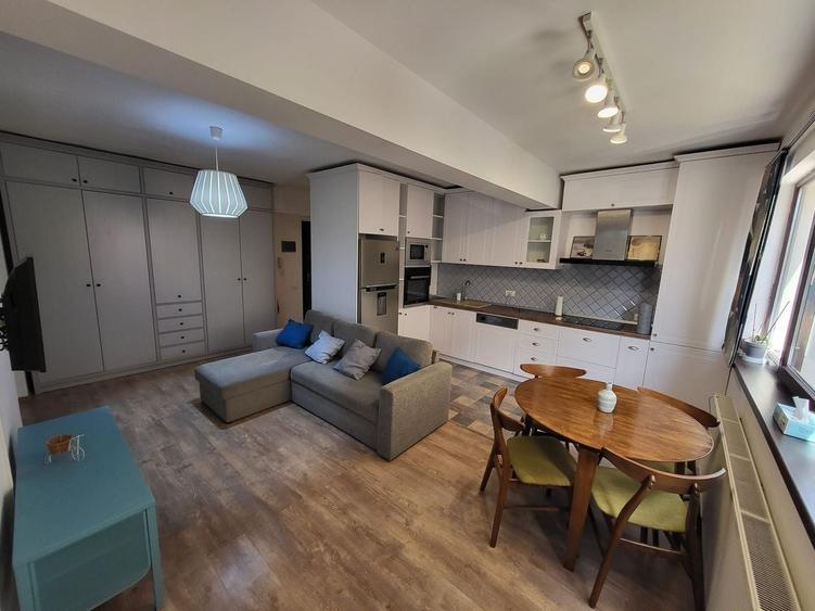 Apartament cu 2 camere circular, mobilat în Băneasa