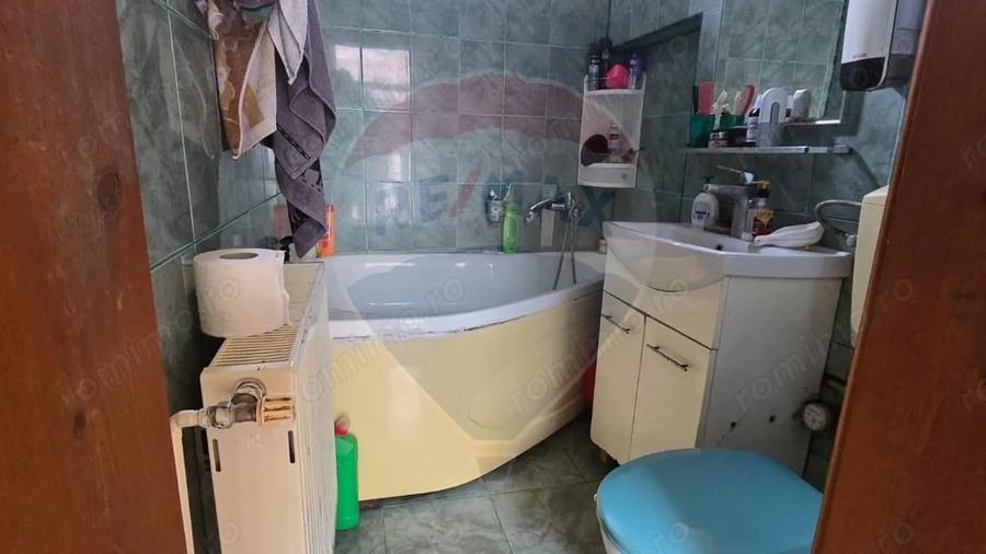 Casă cu 3 camere cu Teren 250 Mp în Central
