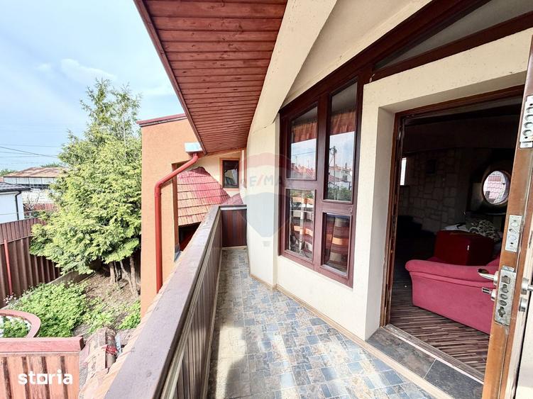 Casă cu 9 camere cu Teren 500 Mp în Central