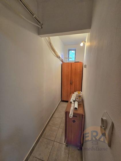 Apartament cu 2 camere semidecomandat, mobilat în Rogerius