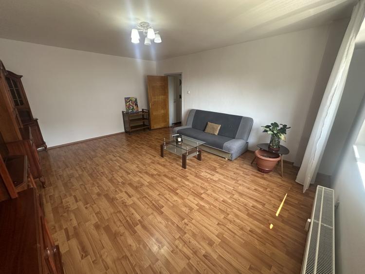 Apartament cu 2 camere decomandat, mobilat în Calea Călărașilor