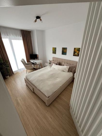 Apartament cu 2 camere decomandat, mobilat în Bulgaria