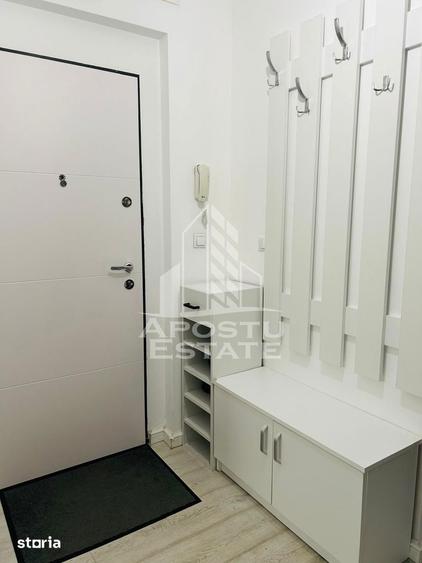 Apartament cu 3 camere semidecomandat, mobilat în Aradului