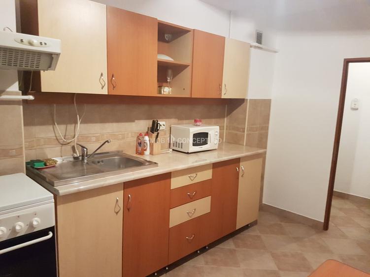 Apartament cu 2 camere decomandat, mobilat în P-ța Mihai Viteazu