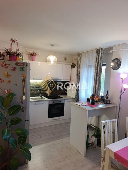 Apartament cu 3 camere decomandat în Florești