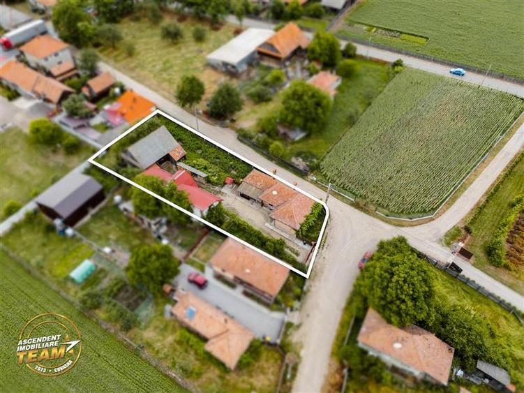 Casă individuală cu 3 camere cu Garaj în Lunga