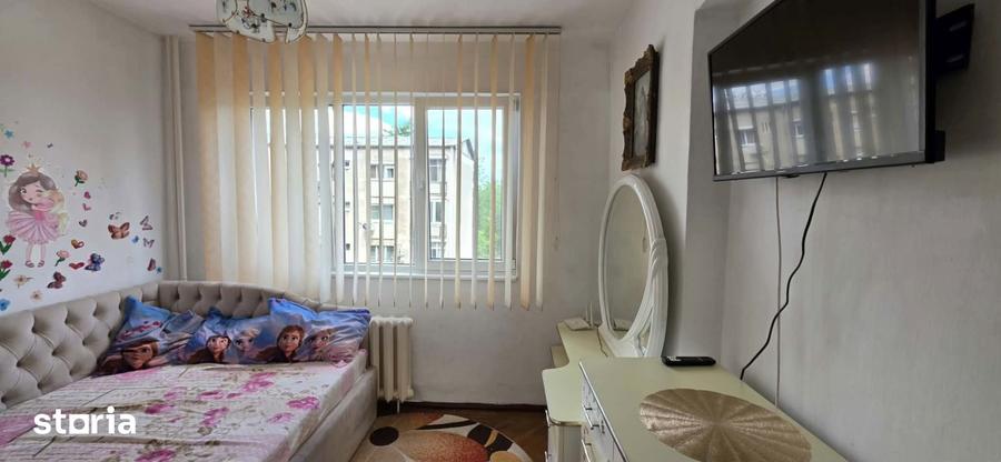 Apartament cu 2 camere decomandat în Lotus