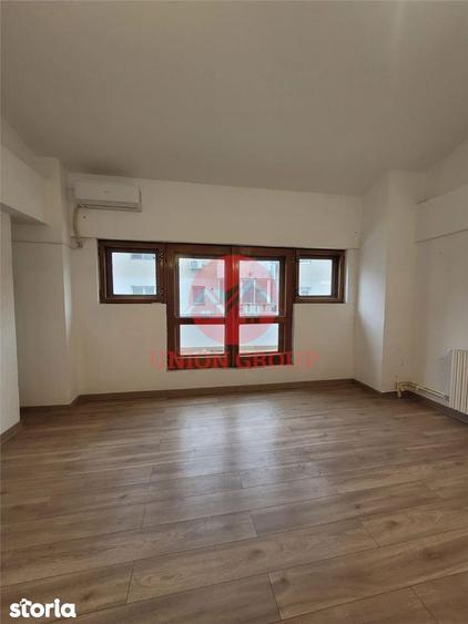 Spațiu comercial, de 55 mp, în Delfinariu