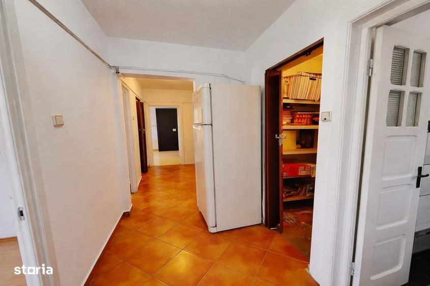 Apartament cu 3 camere, mobilat în Tineretului