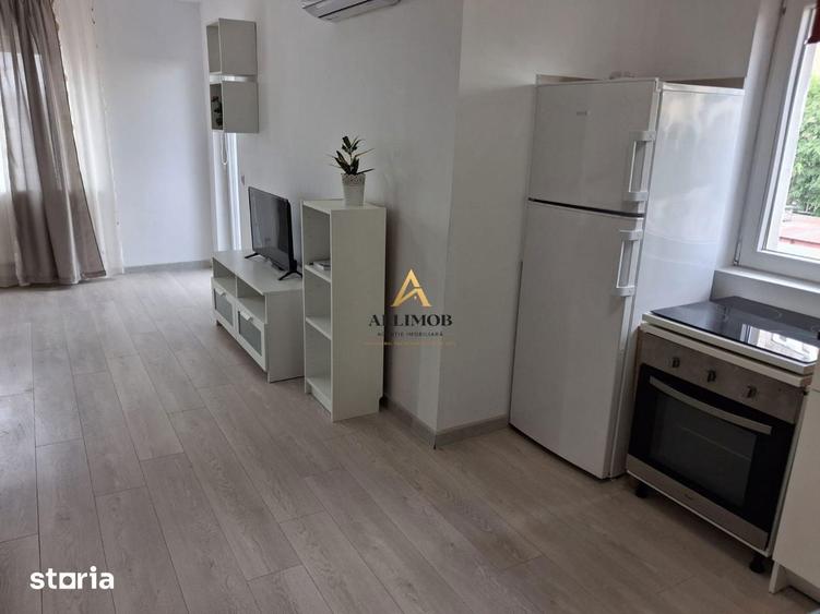 Apartament cu 2 camere în Micro 3