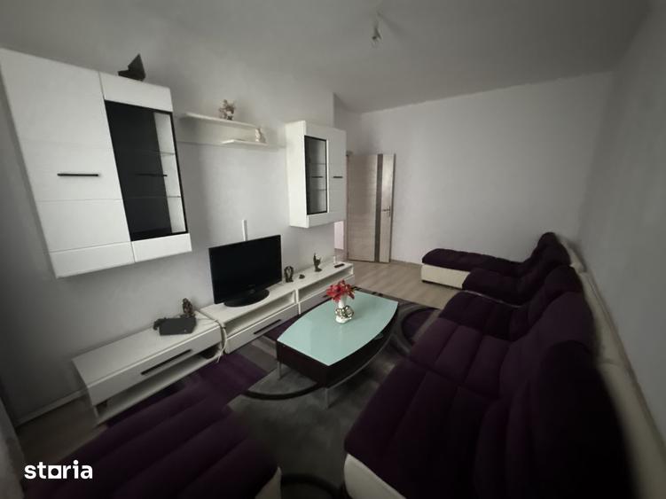 Apartament cu 3 camere decomandat, mobilat în Ozana