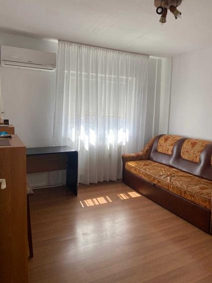 Apartament cu 2 camere decomandat în Ștrand