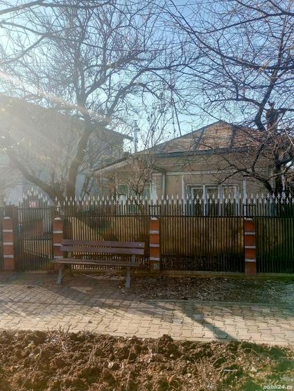Casă cu 4 camere cu Teren 900 Mp în Prundu