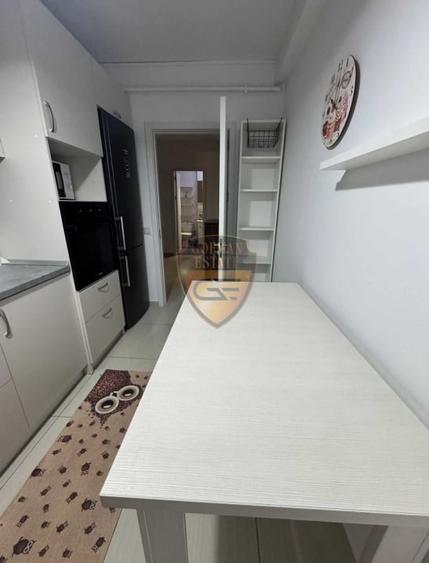 Apartament cu 3 camere decomandat, mobilat în Gara