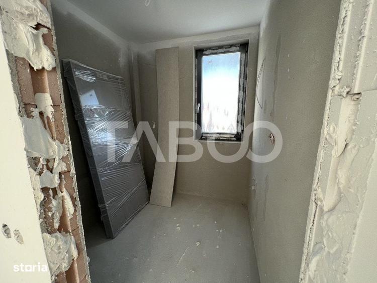 Apartament cu 3 camere decomandat în Central — fotografia 1