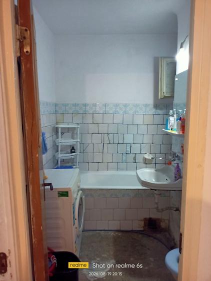 Apartament cu 2 camere decomandat în Republicii