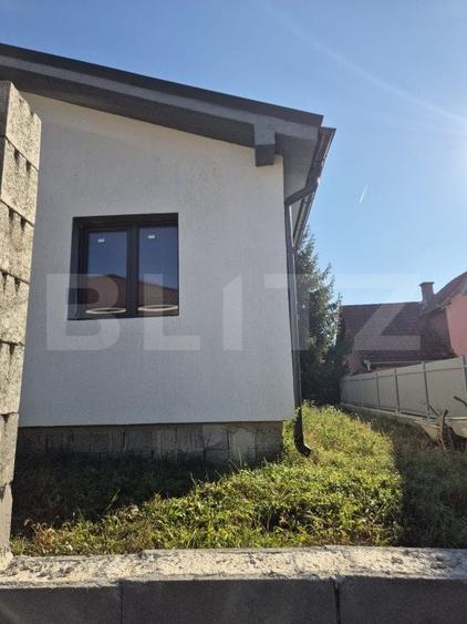 Casă individuală cu 4 camere cu Canalizare în Sâncraiu de Mureș