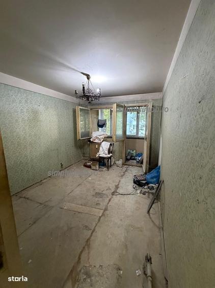 Apartament cu 3 camere în Apărătorii Patriei