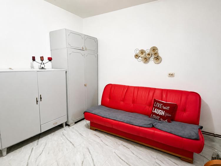 Apartament cu 2 camere semidecomandat, mobilat în Lipovei