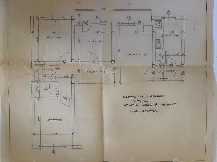 Apartament cu 4 camere decomandat în Gorjului