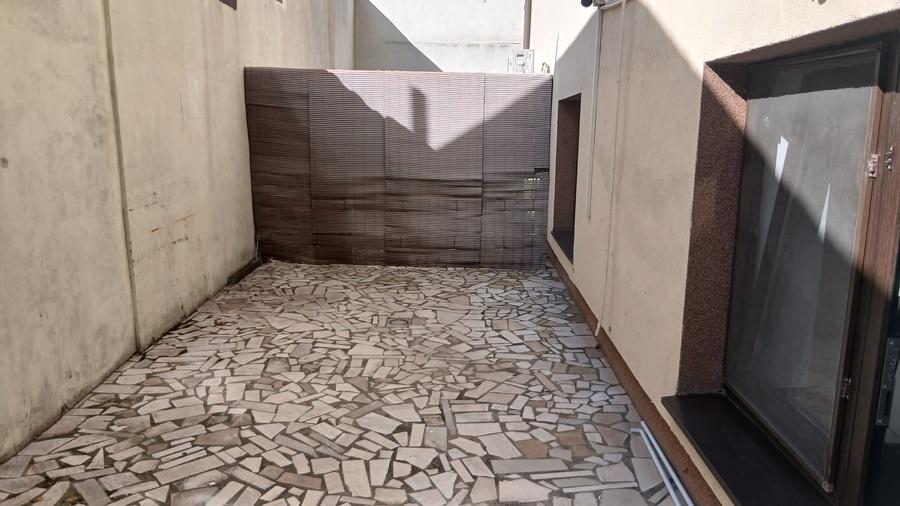 Apartament cu 3 camere semidecomandat în Moșilor