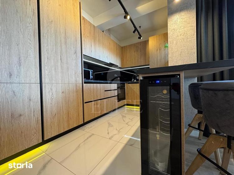 Apartament cu 3 camere semidecomandat în Dâmbul Rotund