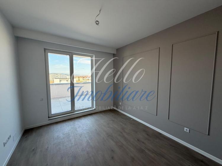 Penthouse cu 3 camere semidecomandat în Florești