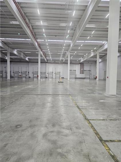 Spațiu industrial, de 3,000 mp, în Est