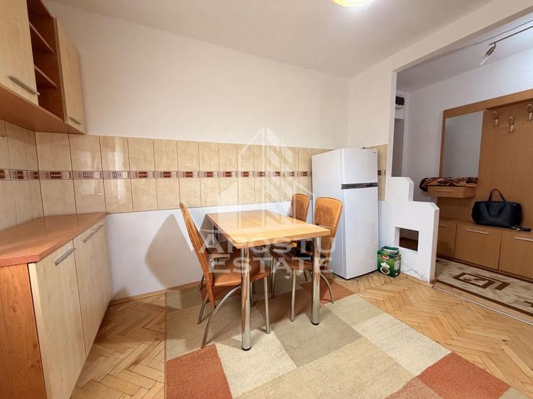 Apartament cu 2 camere semidecomandat, mobilat în Lugojului