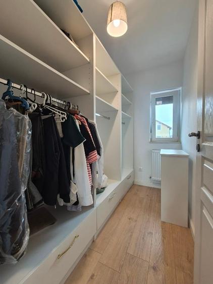 Duplex cu 4 camere cu Canalizare în Dumbrăvița